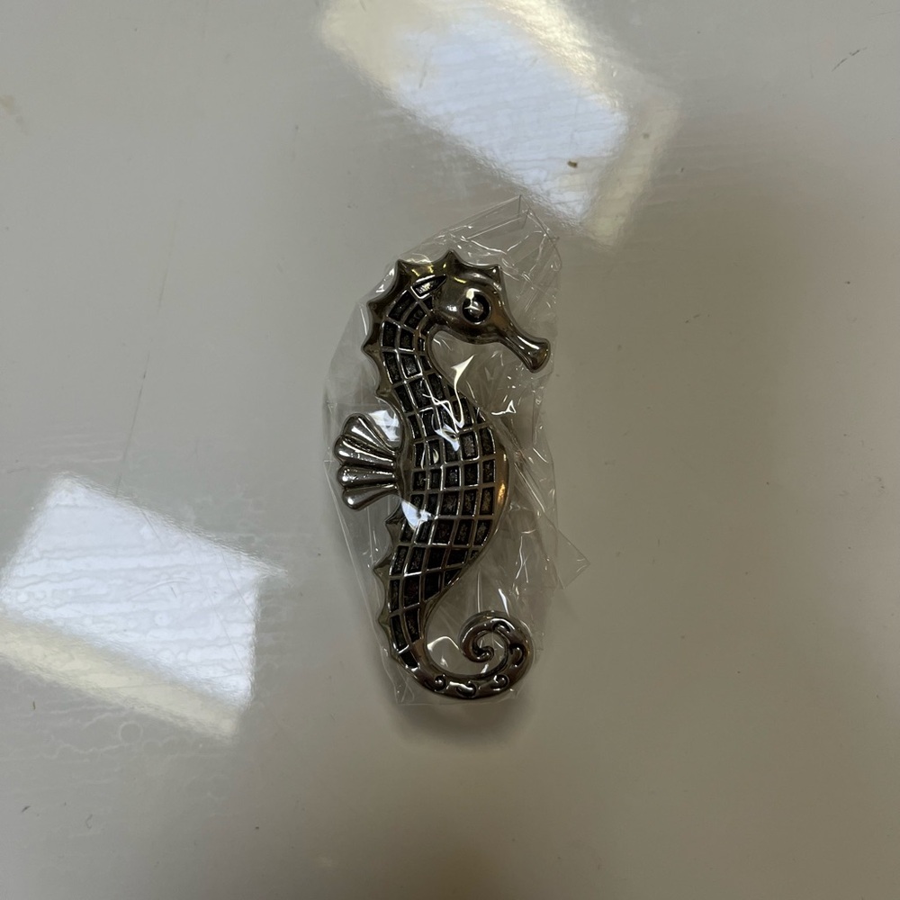Silver Seahorse knobs & screws set if four 2 1/2” x 1” antique silver
